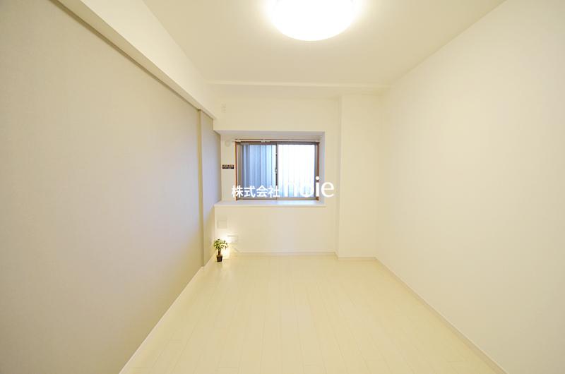 Non-living room. ~ In fact, please check ~