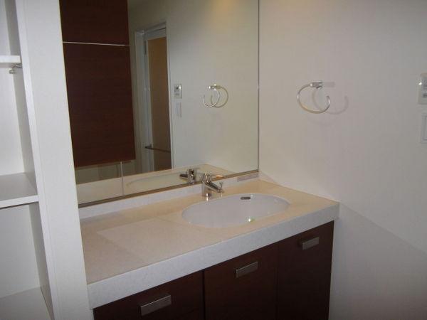 Wash basin, toilet. Wash basin, which is cleanly use