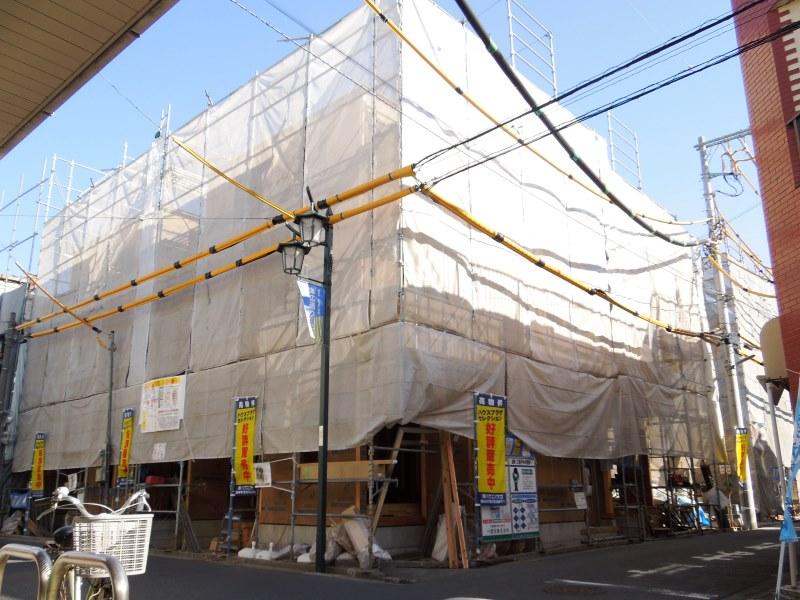 Local photos, including front road. Local (11 May 2013) Shooting