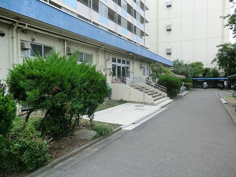 kindergarten ・ Nursery. Higashisuna 450m until the fourth nursery