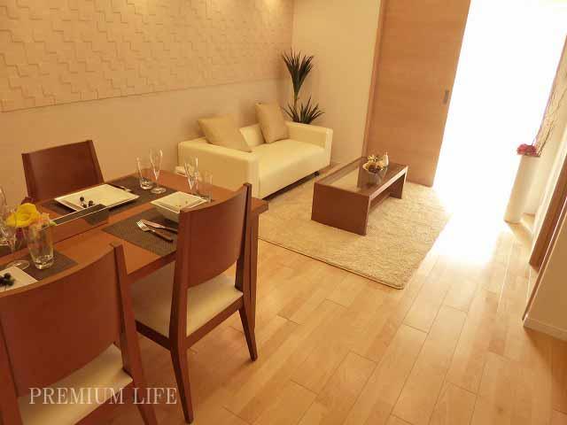 Living.  [living] Since furnished with, Effortlessly move