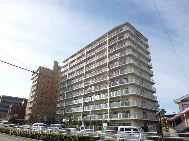 Local appearance photo.  [appearance] 135 units of the big community!