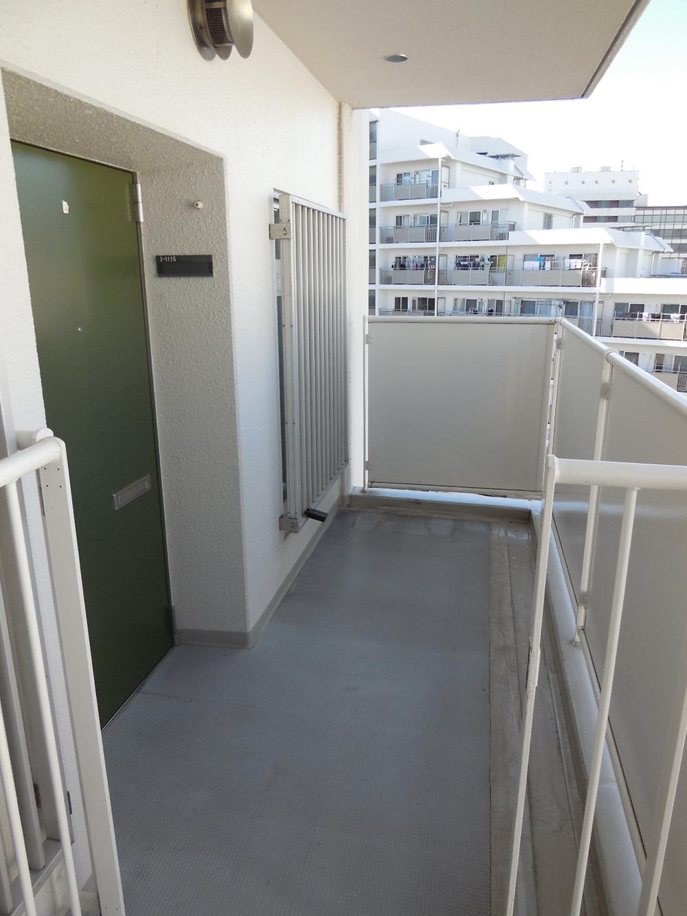 Entrance. The entrance with a porch, There is independence in a detached sense