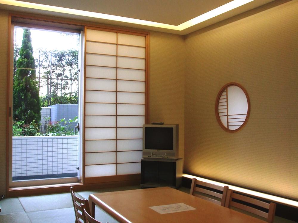 Other common areas. ■ Guest Room of the Japanese-style type. Rates by appointment is 2000 yen per night.