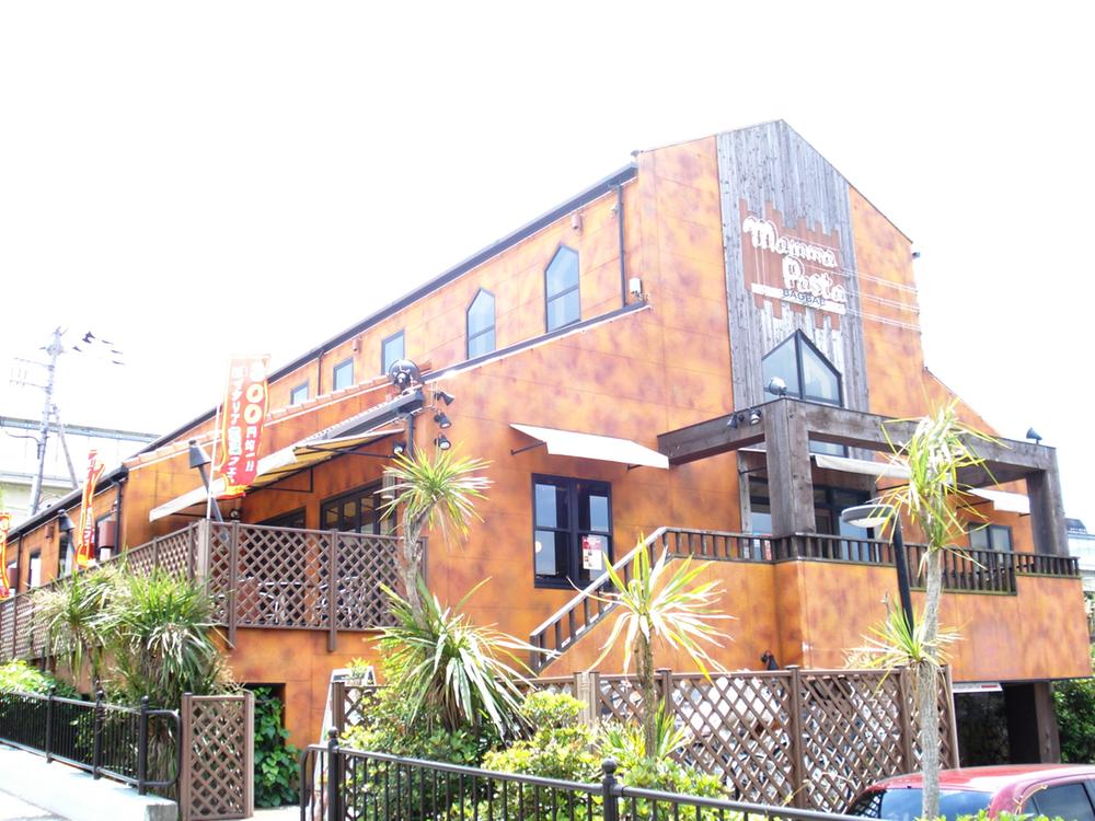 Other. There is Mamma pasta at a distance of 4-minute walk (about 250m).