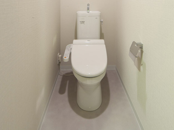 Interior.  [Washlet toilet] Heating toilet seat, Toilet with hot cleaning function with a deodorizing function. Comfortably available, Water-saving ・ Also with consideration to a power-saving.