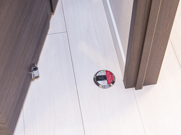 Other.  [Door catcher] In the living room door, Adopt a door catcher that can be easily fixed to the door by simply pressing lightly (except for some). (Same specifications)