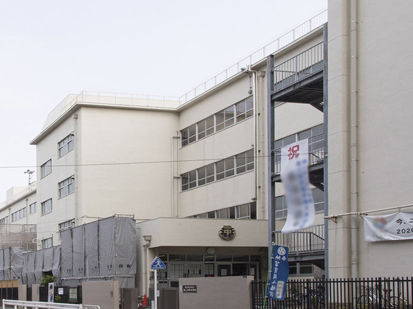 Surrounding environment. Municipal second sand-cho, junior high school (about 120m, A 2-minute walk)