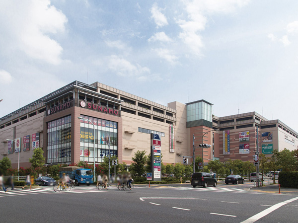 Surrounding environment. On-site calm atmosphere, Supermarket, Consumer electronics, Books such as, Seven large-scale stores and fashion ・ Miscellaneous goods ・ About 100 specialty stores with a focus on gourmet has aligned. "Let abacus anytime anything, The theme of heart tickle everyday ", It is a large commercial complex to propose a variety of lifestyle. (Minamisunamachi shopping center SUNAMO / About 730m, A 10-minute walk)