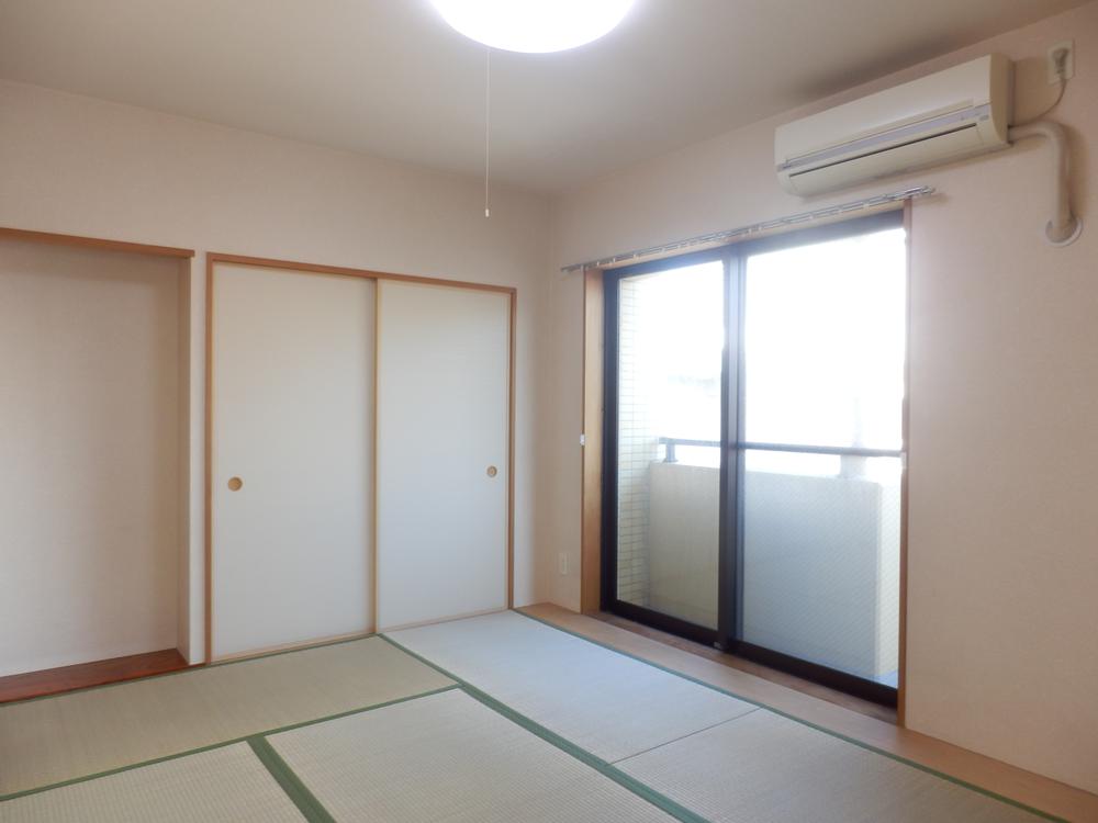 Non-living room. Indoor (12 May 2013) Shooting