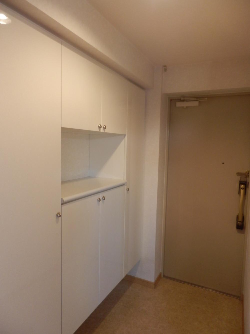 Entrance. Local (12 May 2013) Shooting