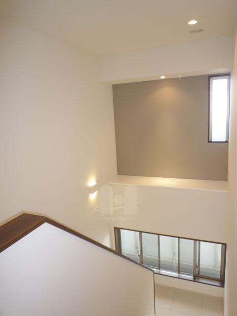 Other introspection. Atrium of Maisonette unique. Luxury of detached sense for high-rise floor.