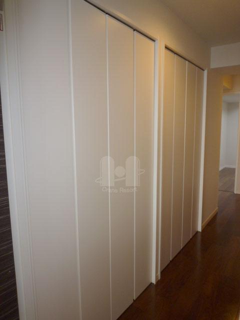 Receipt. Storage connecting to the corridor one side of a masterpiece.