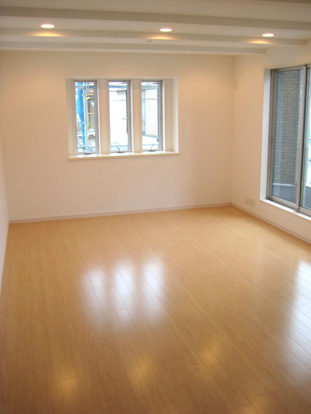 Same specifications photos (living). (A Building) same specification