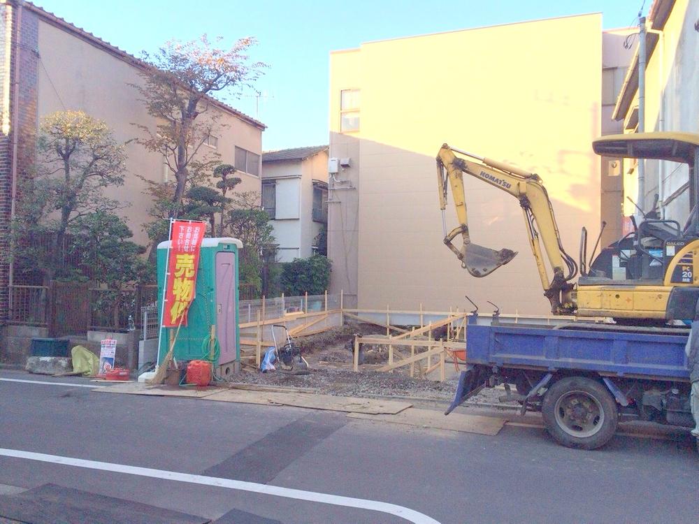 Local appearance photo. Local (12 May 2013) Shooting