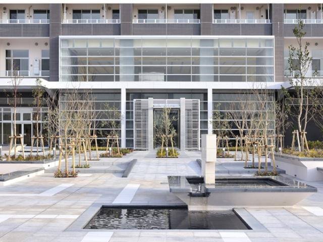 Entrance. Brillia Mare Ariake ・ entrance