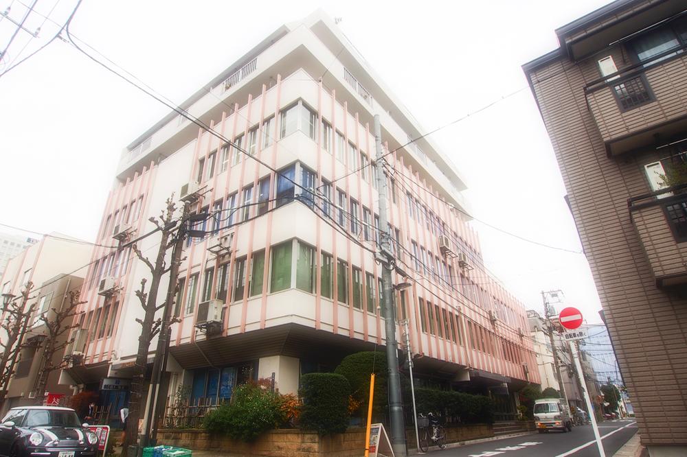 Local appearance photo. Local (12 May 2013) Shooting