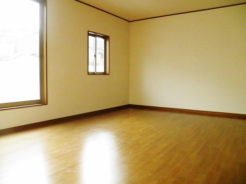 Living. Building 3 Living