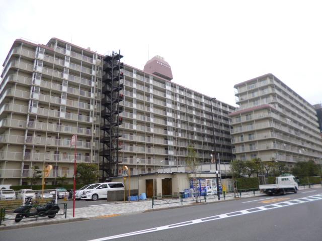 Local appearance photo. 6 floor of 11-storey. Total units 308 units.