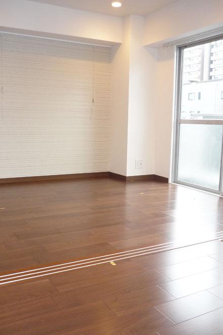 Other. De large windows, It is a bright room!