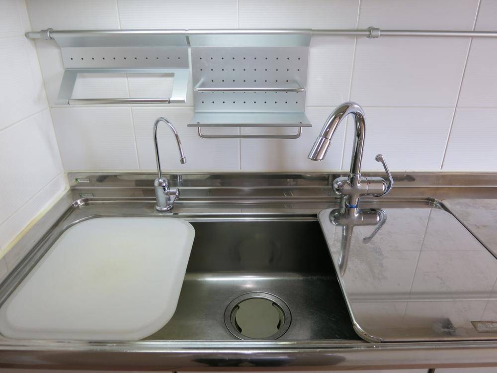 Kitchen. Local (10 May 2013) Shooting