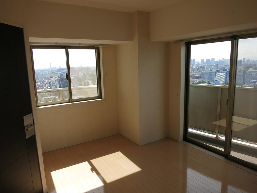 Non-living room. Local (10 May 2013) Shooting