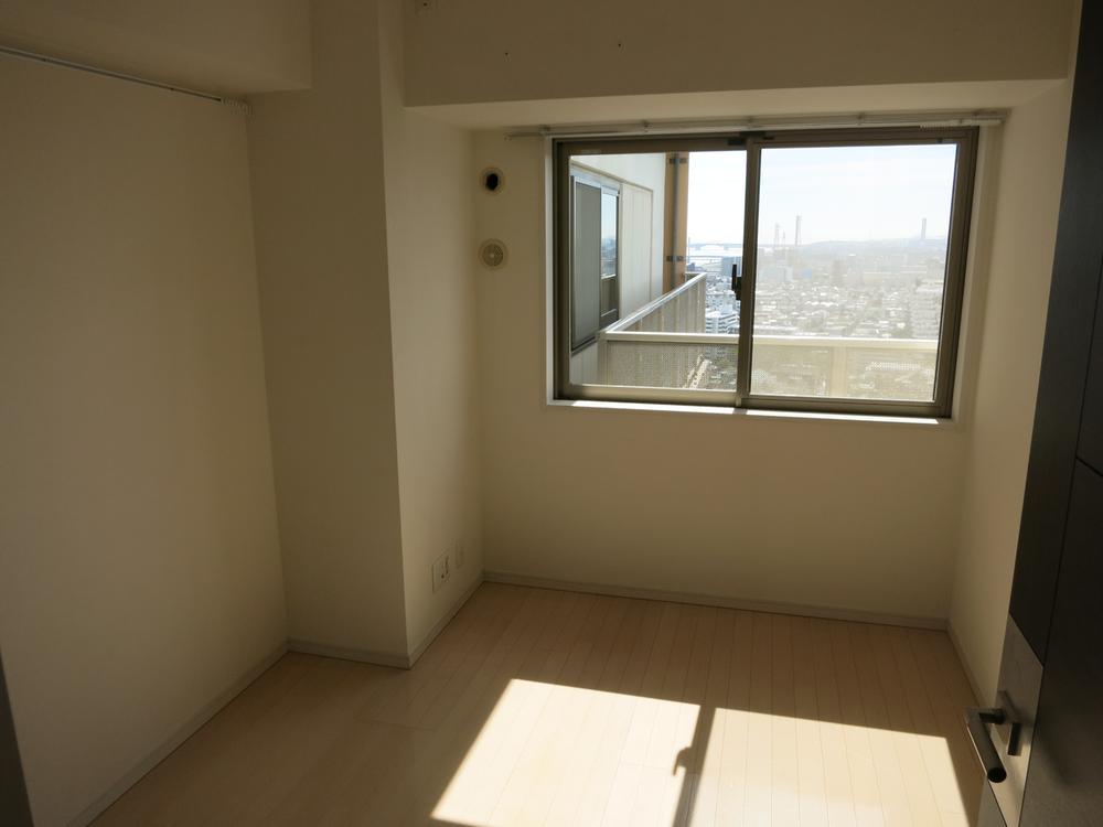 Non-living room. Local (10 May 2013) Shooting