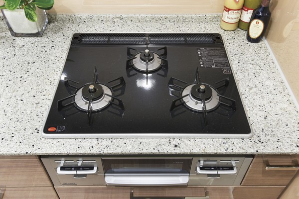  [Pearl Crystal three-necked stove] In addition to the beautiful design and durability, It is the ease attractive care