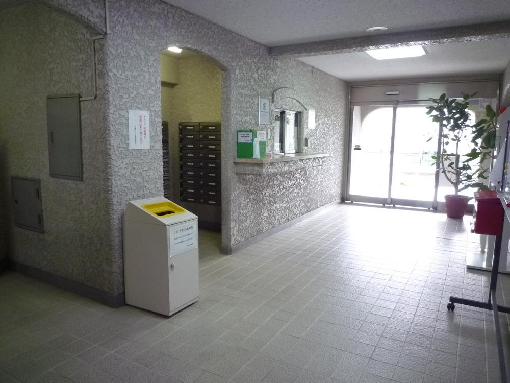 Entrance. Common areas