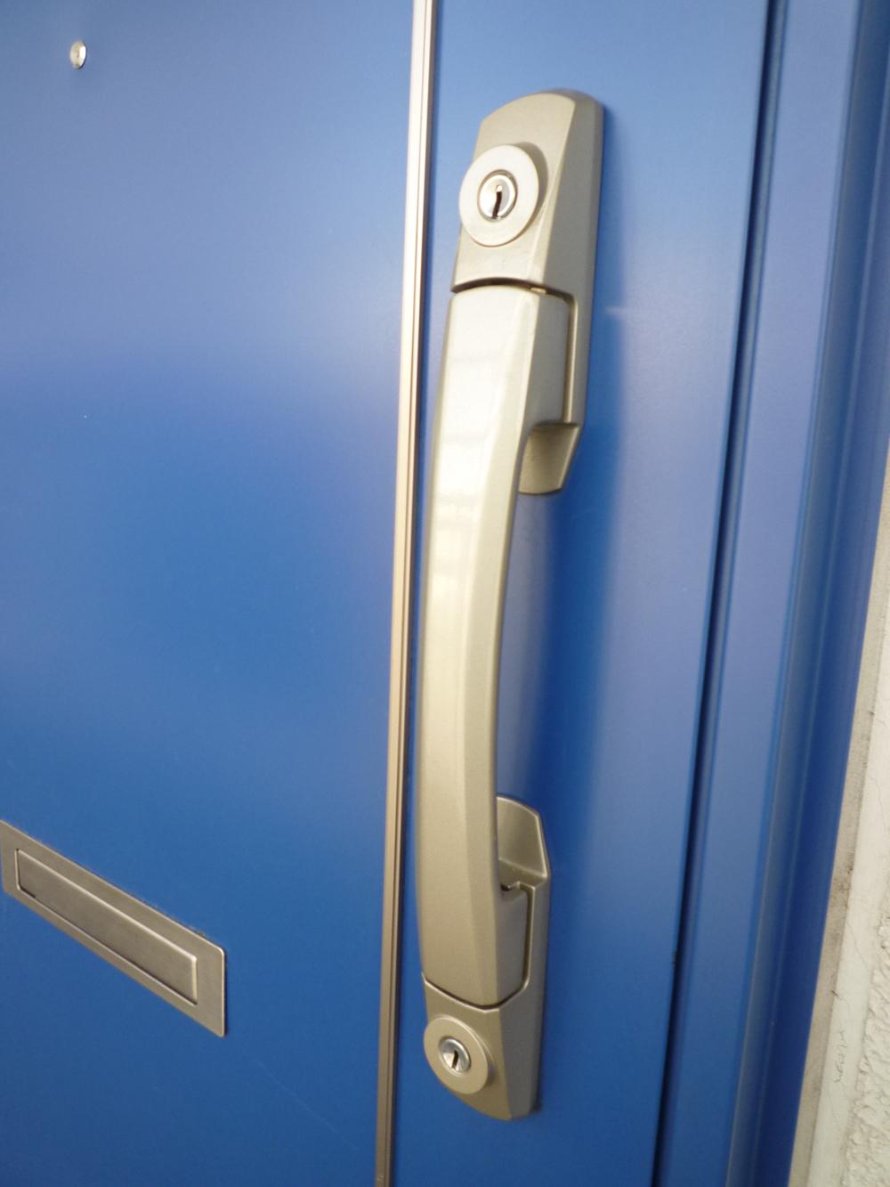 Other. Push-pull door