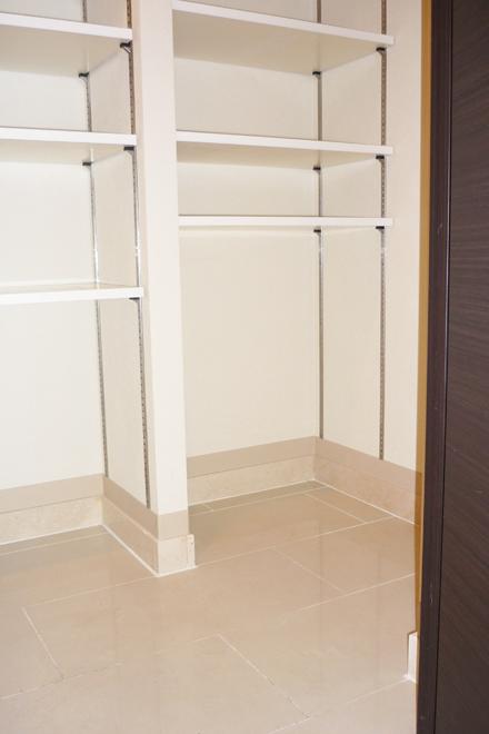 Other. Is there is a big shoe closet in the front door