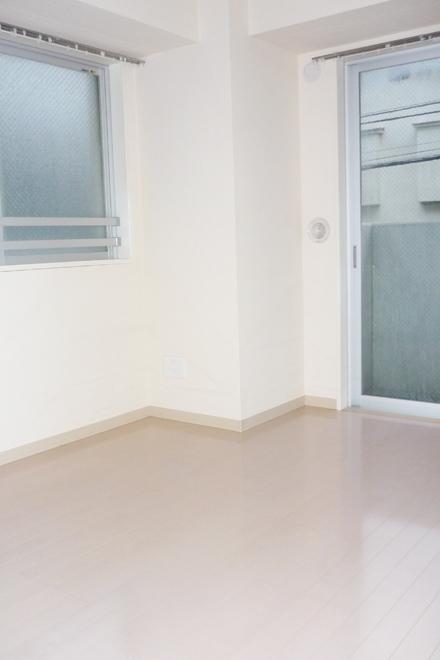 Non-living room. Because the corner dwelling unit, There windows dihedral!