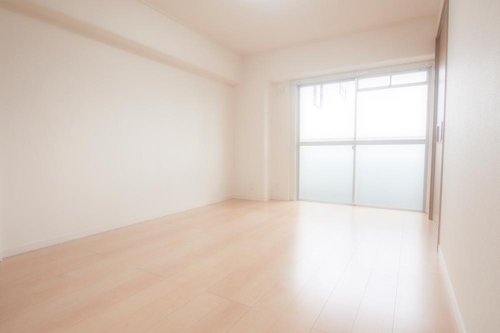 Non-living room. Indoor (12 May 2013) Shooting