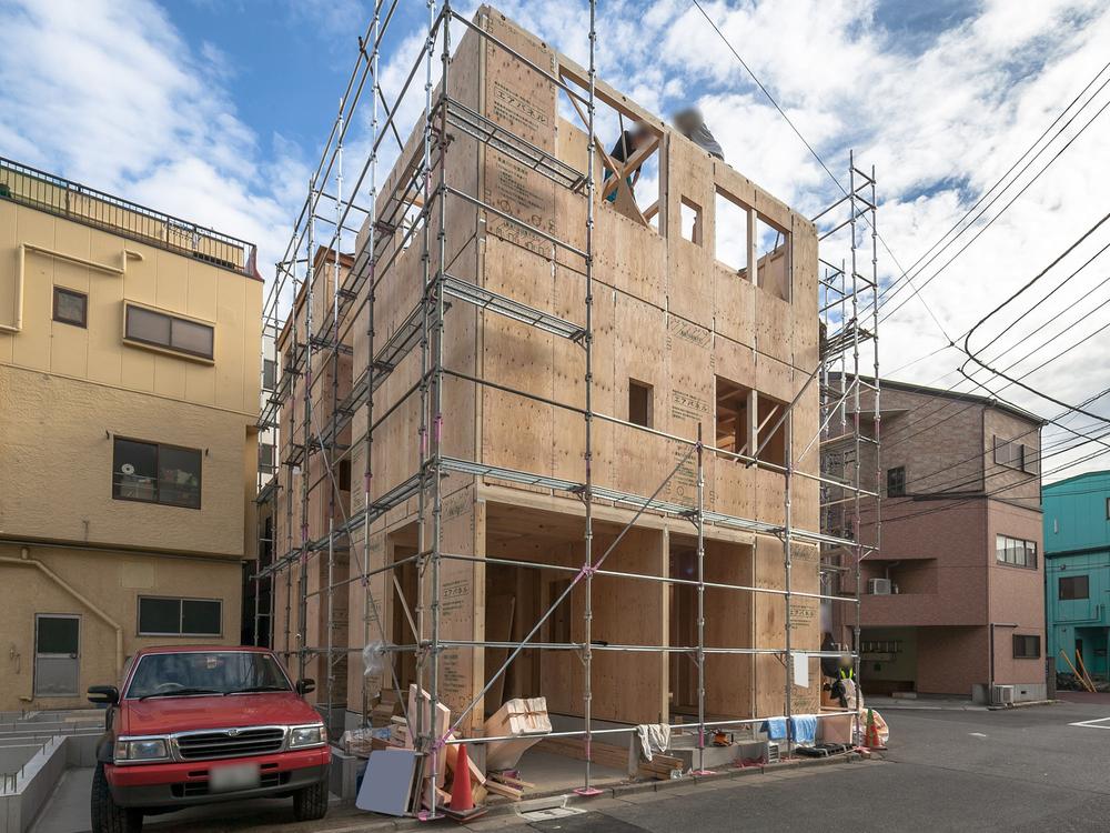 Local photos, including front road. Local (12 May 2013) Shooting