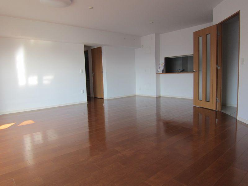 Living. Spacious 21.1 Pledge living trappings relaxation. There is also floor heating.