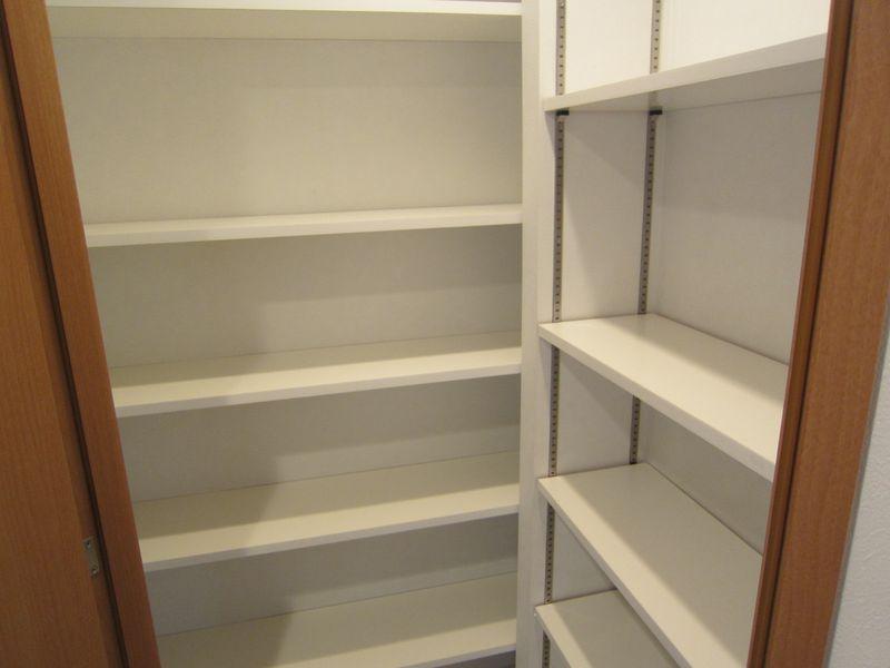 Receipt. Walk-in closet