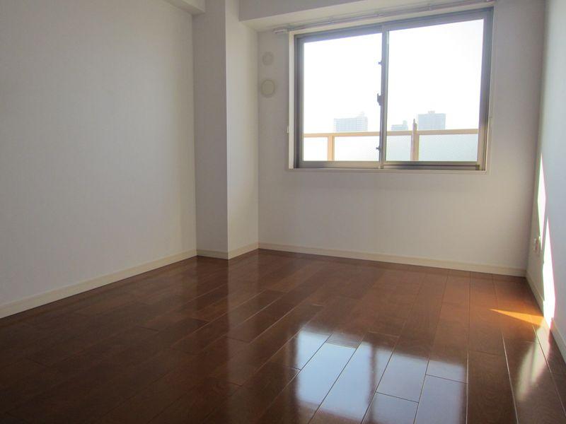 Non-living room. Next to Western-style 5.8 Pledge