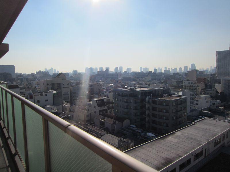 Balcony. The top floor per favorable view.