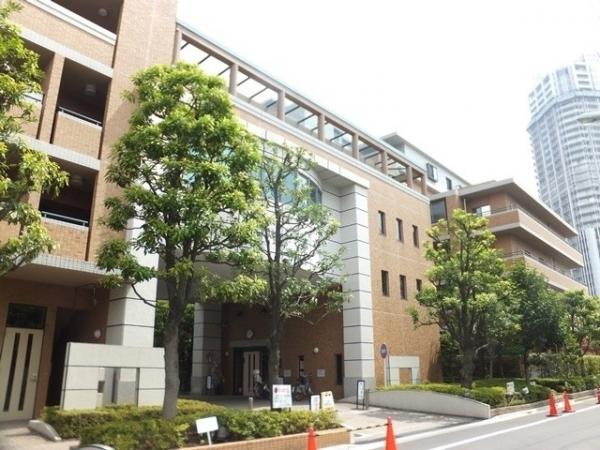 Entrance. Common areas