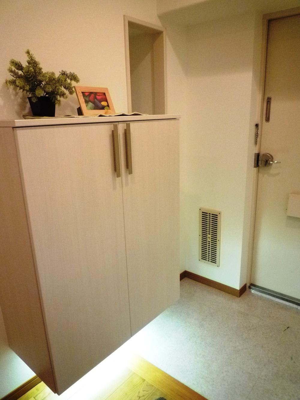 Entrance. Local (11 May 2013) Shooting