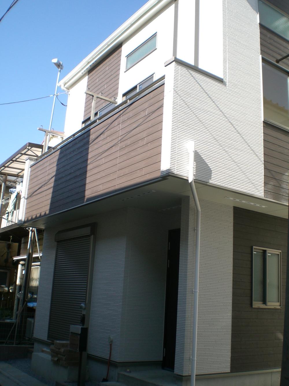 Local appearance photo. Local (11 May 2013) Shooting