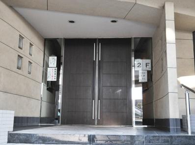 Entrance. Common areas