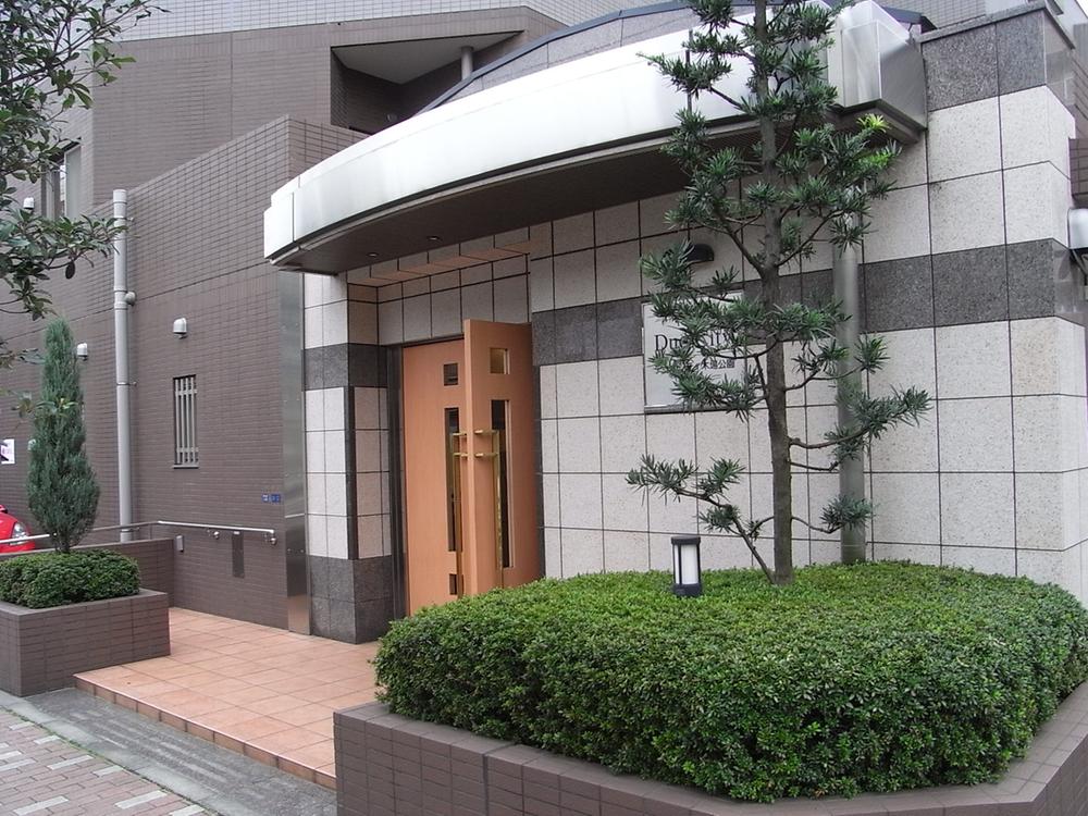 Entrance. Common areas