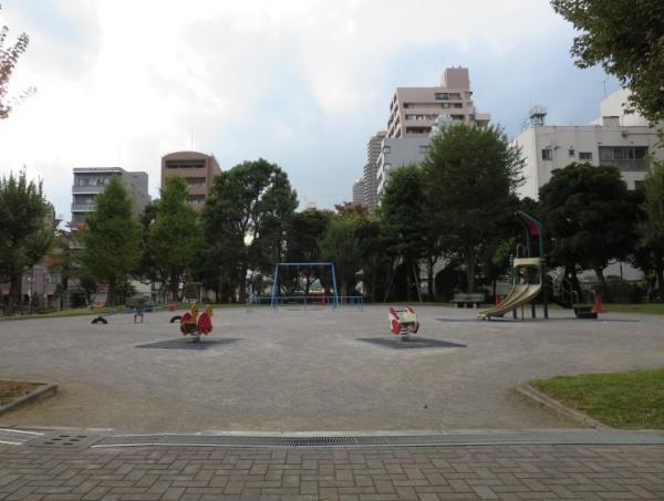 park. 320m municipal Oshima green road park to the park