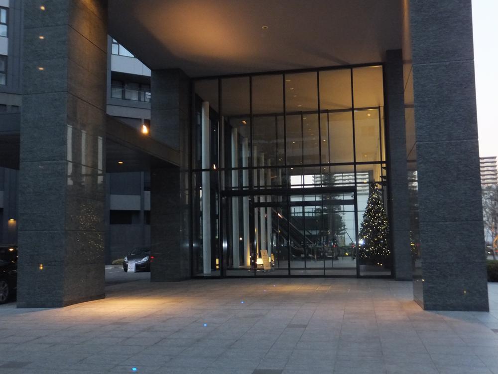 Entrance. Common areas