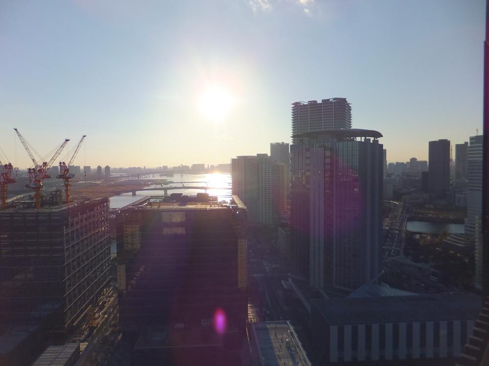 View photos from the dwelling unit. View from the site (December 2013) Shooting