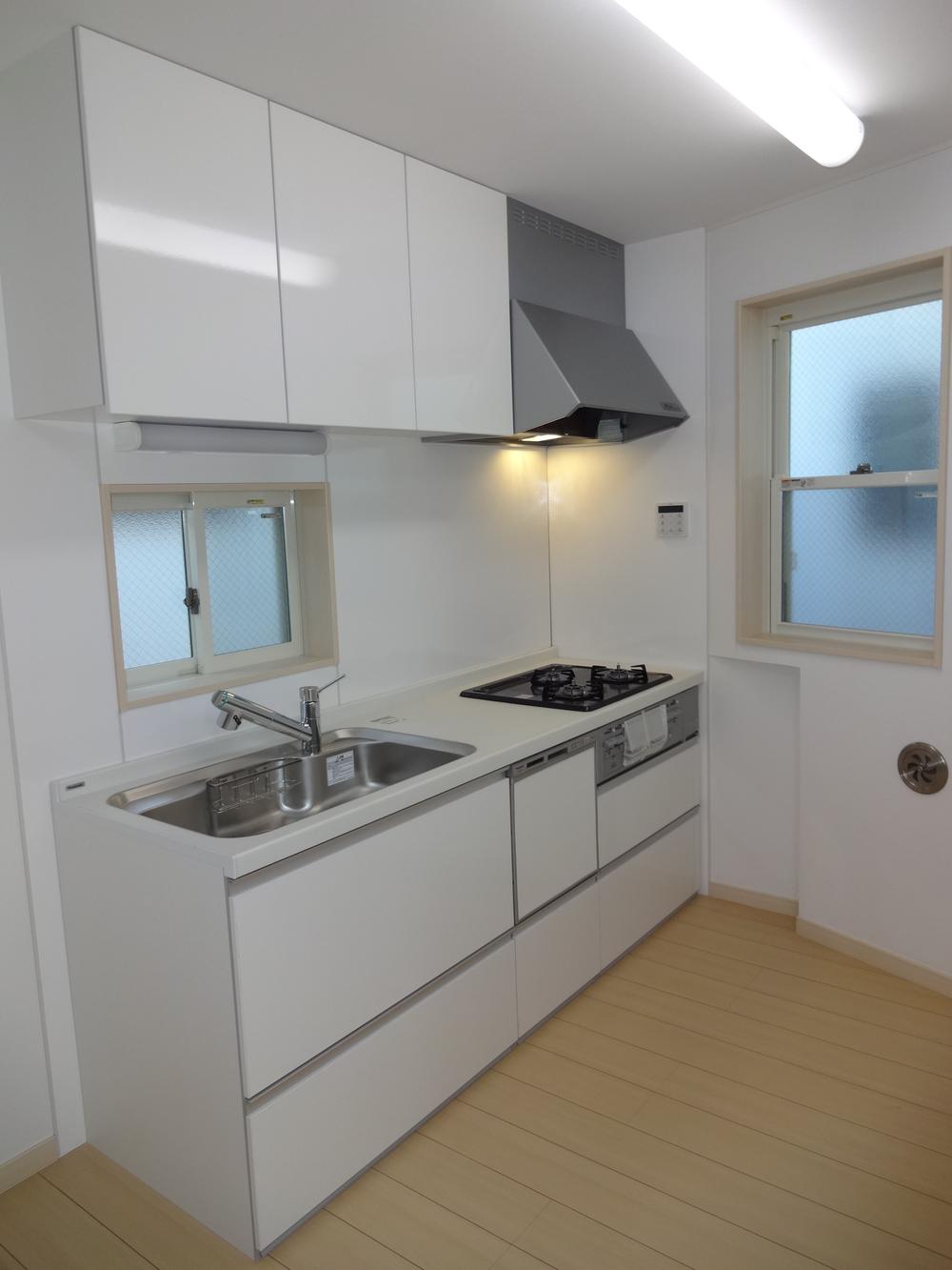 Same specifications photo (kitchen). Dishwasher will be installed in a standard in the kitchen.