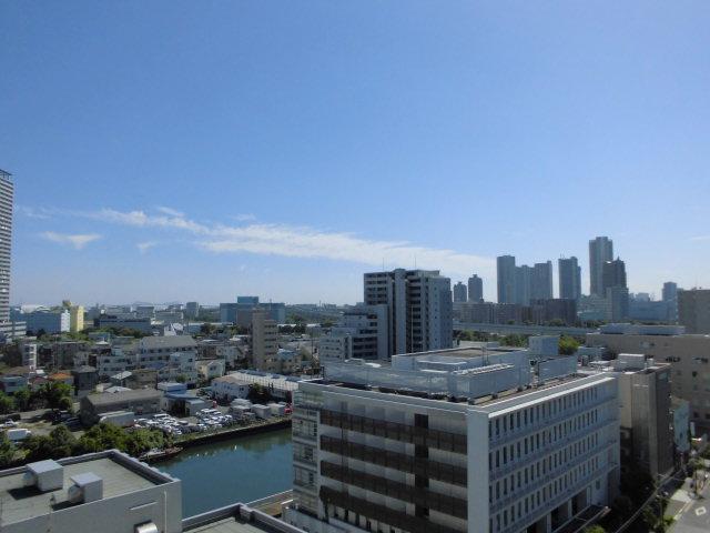 View photos from the dwelling unit. View from local (September 2013) Shooting