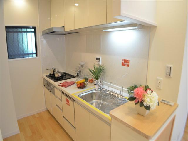 Kitchen. With counter