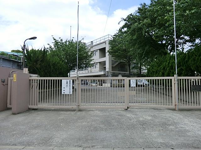 Junior high school. 960m to Koto Ward Kameido Junior High School